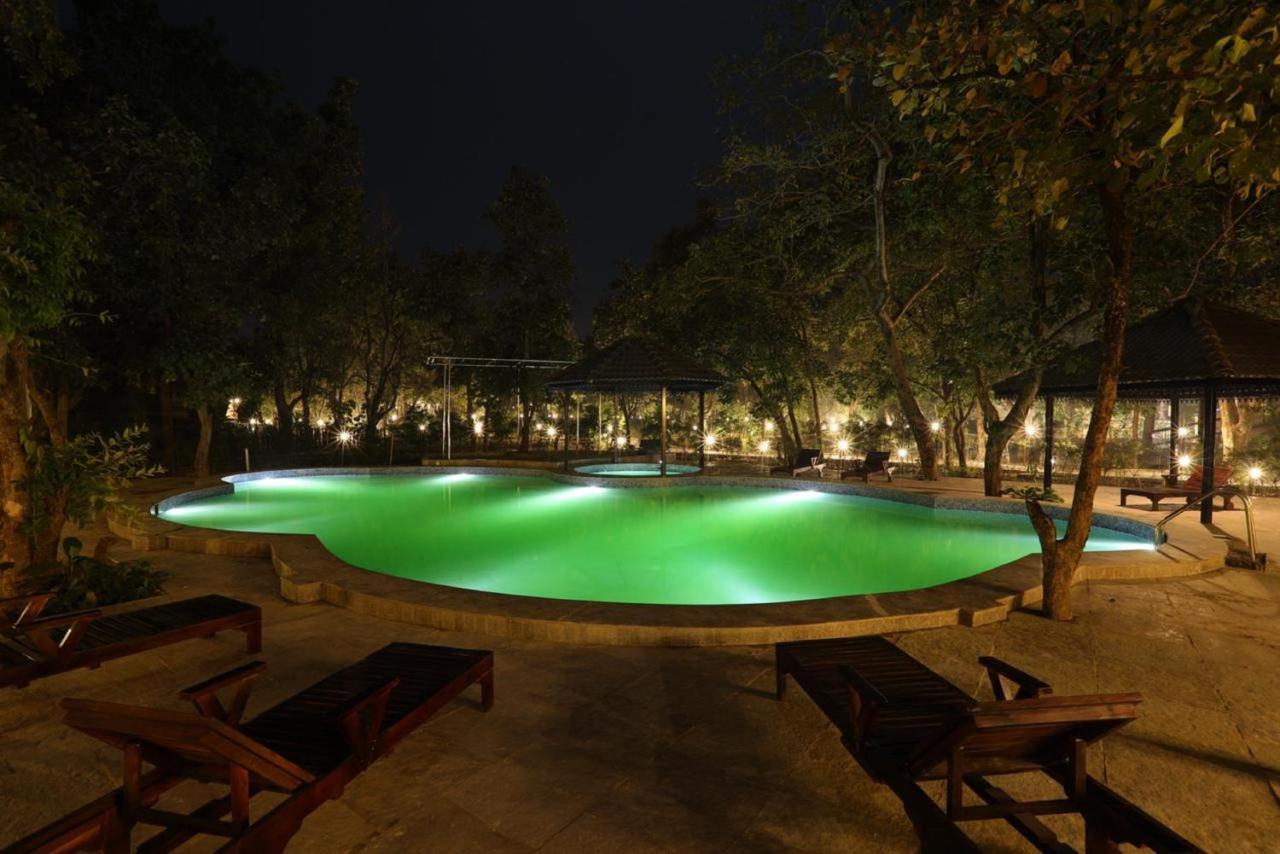 Sterling Padam Pench Hotel Khawāsa Kültér fotó