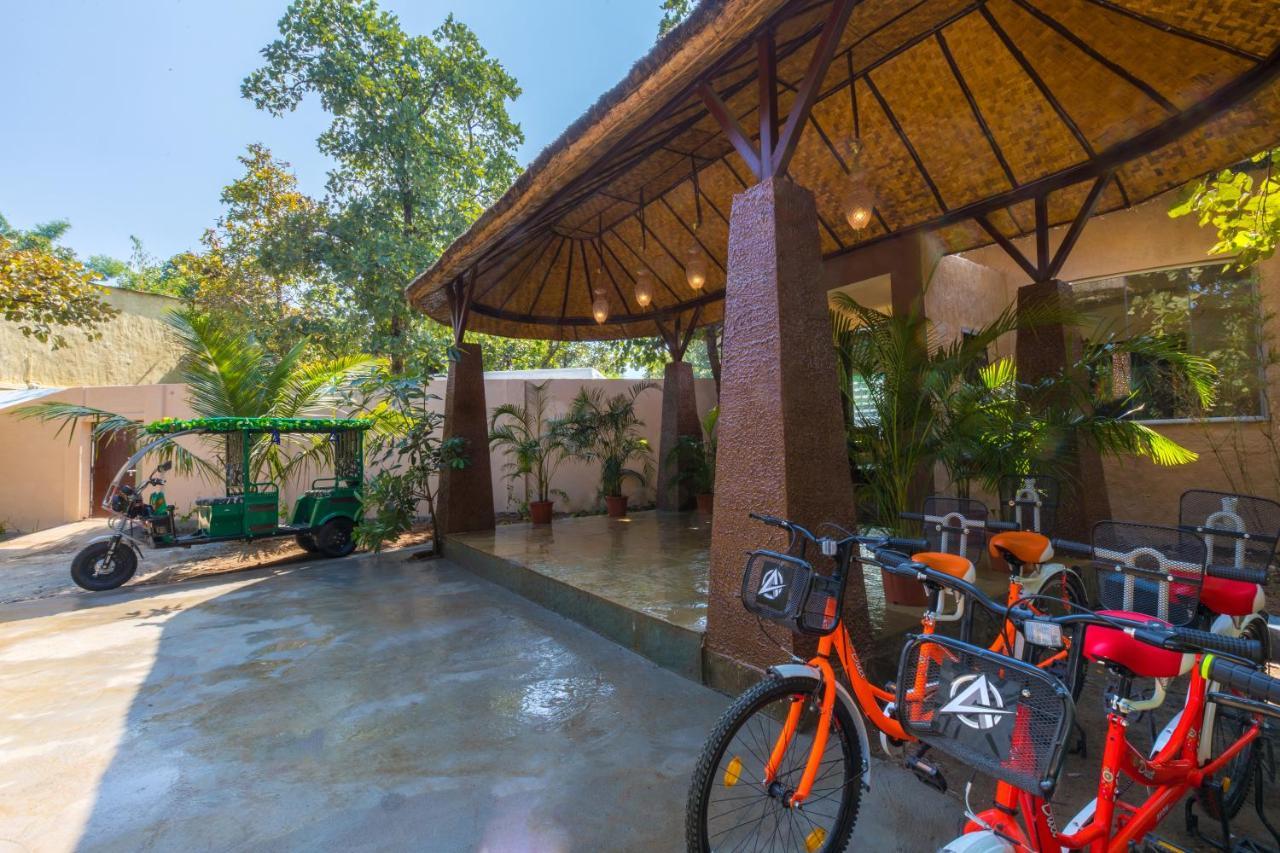 Sterling Padam Pench Hotel Khawāsa Kültér fotó
