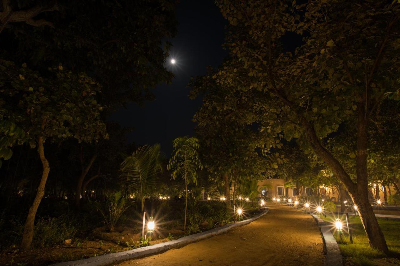 Sterling Padam Pench Hotel Khawāsa Kültér fotó