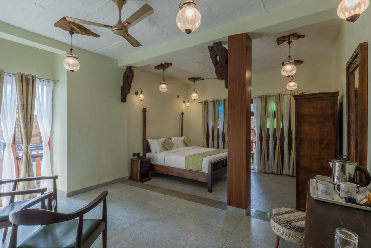 Sterling Padam Pench Hotel Khawāsa Kültér fotó
