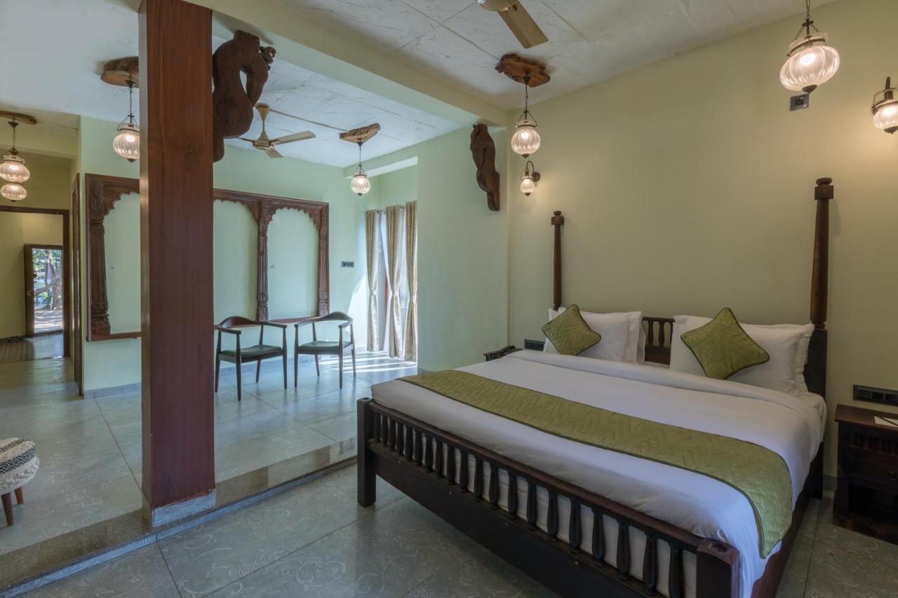 Sterling Padam Pench Hotel Khawāsa Kültér fotó