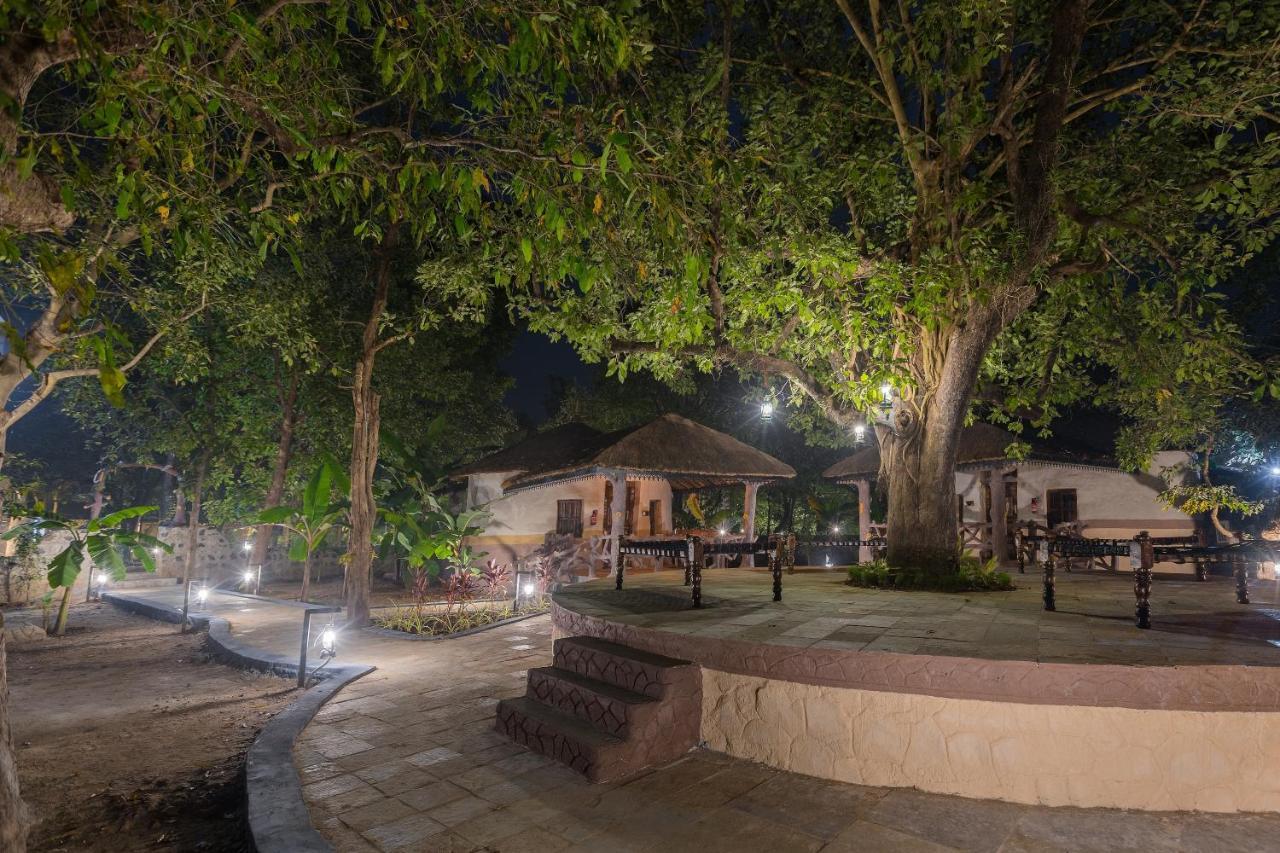 Sterling Padam Pench Hotel Khawāsa Kültér fotó