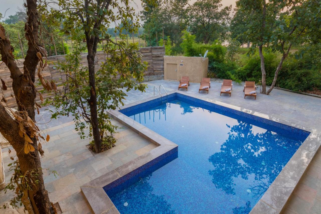 Sterling Padam Pench Hotel Khawāsa Kültér fotó