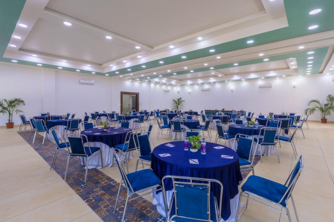 Sterling Padam Pench Hotel Khawāsa Kültér fotó