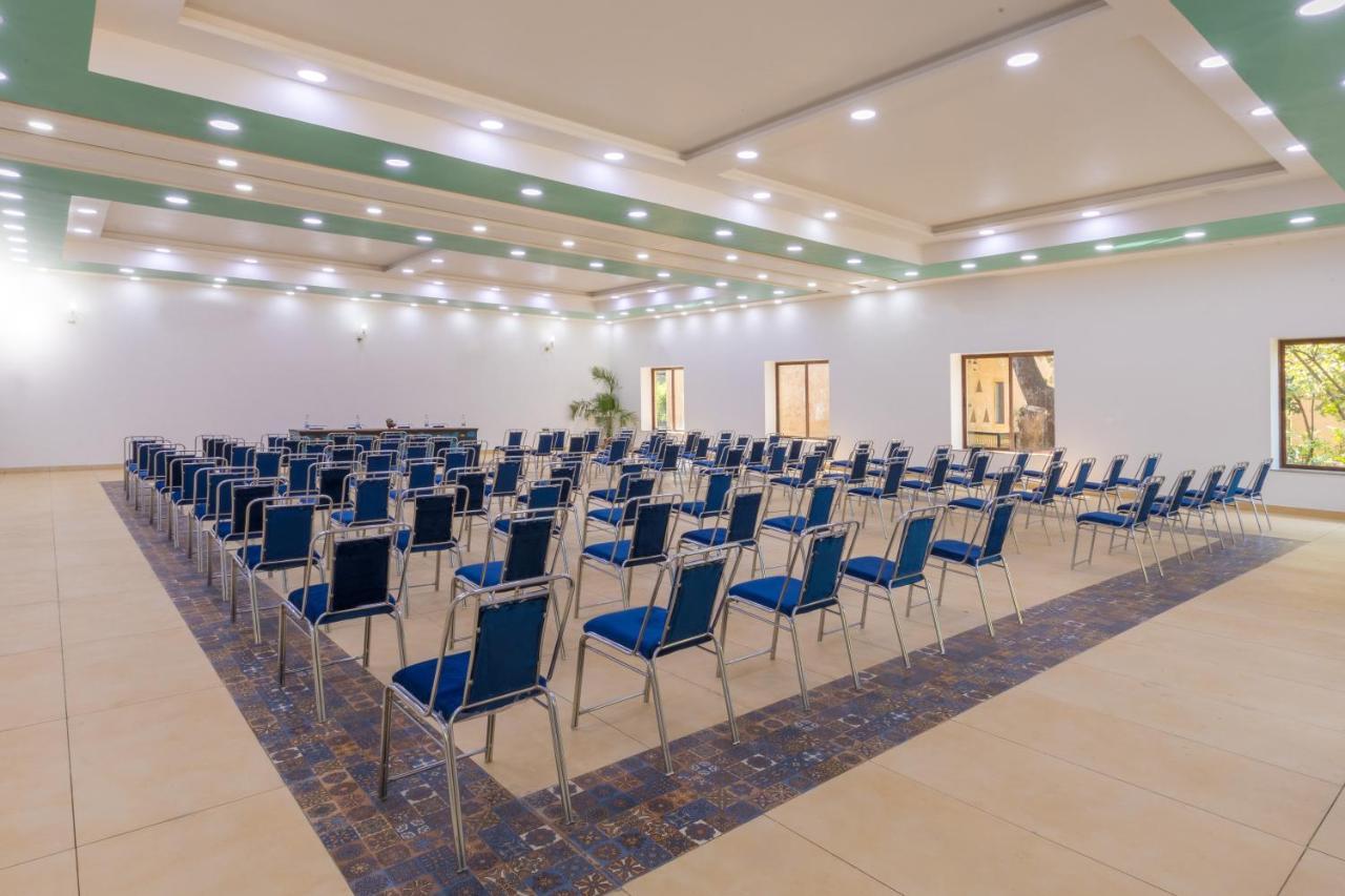 Sterling Padam Pench Hotel Khawāsa Kültér fotó