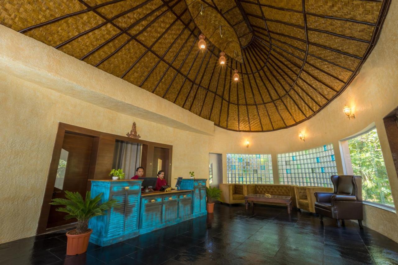 Sterling Padam Pench Hotel Khawāsa Kültér fotó